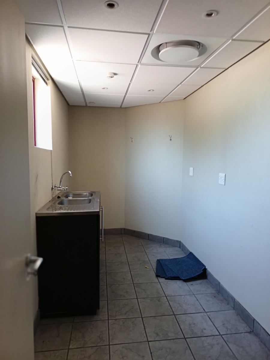 To Let commercial Property for Rent in Bo Oakdale Western Cape